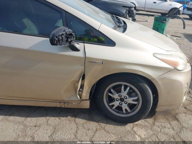 Toyota Prius Three Image 8