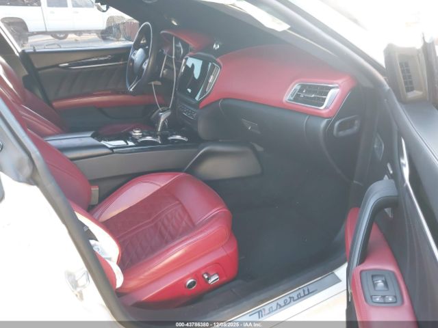 Maserati Ghibli S Gransport Image 4