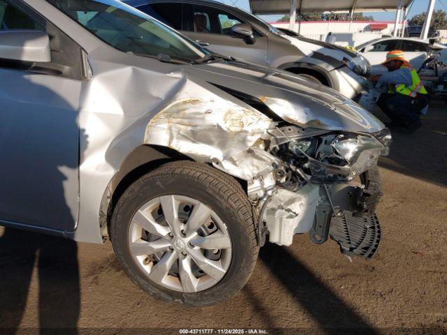 Toyota Corolla Le Image 9