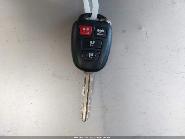 Toyota Corolla Le Image 10