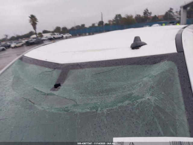 Chevrolet Silverado 2500 Ltz Image 11