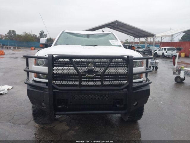 Chevrolet Silverado 2500 Ltz Image 19