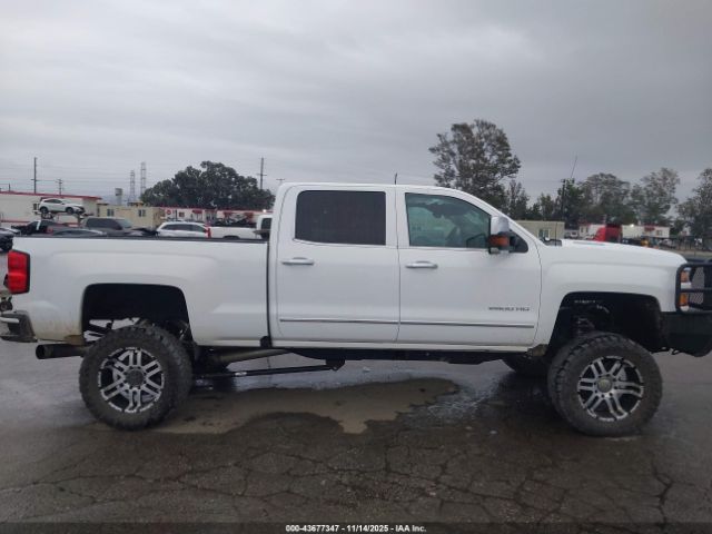 Chevrolet Silverado 2500 Ltz Image 18