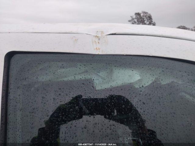 Chevrolet Silverado 2500 Ltz Image 2