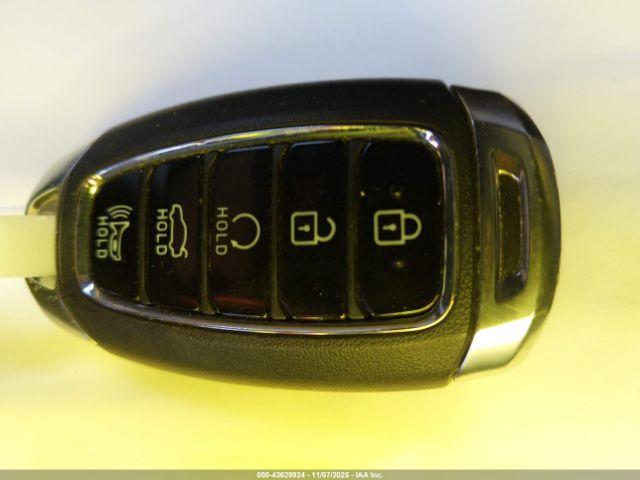 Hyundai ELANTRA Limited Image 6