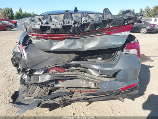 Hyundai ELANTRA Limited Image 13