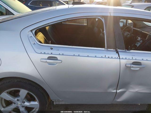 Chevrolet Volt Image 13