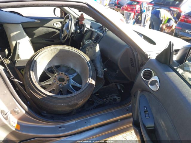 Nissan 370Z Touring Image 8