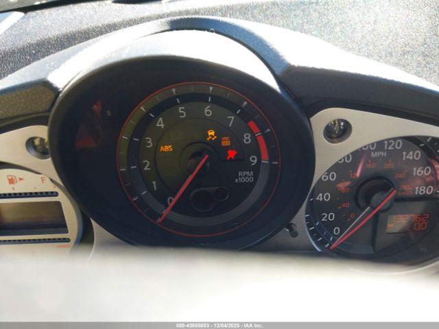 Nissan 370Z Touring Image 15