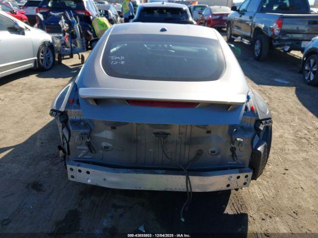 Nissan 370Z Touring Image 11