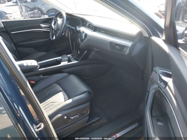 Audi e-tron Prestige Quattro Image 5