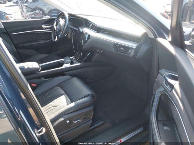 Audi e-tron Prestige Quattro Image 5