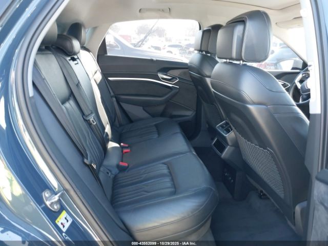 Audi e-tron Prestige Quattro Image 10