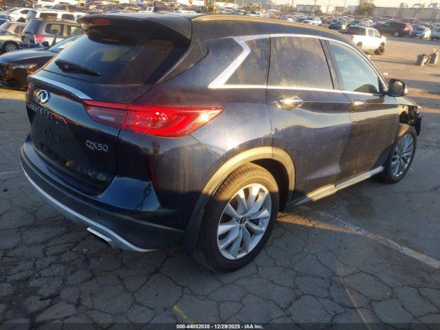 INFINITI Qx Essential Image 8