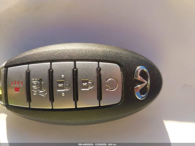 INFINITI Qx Essential Image 12