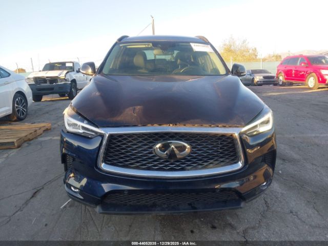 INFINITI Qx Essential Image 3