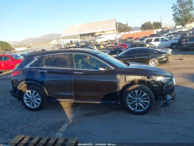 INFINITI Qx Essential Image 14