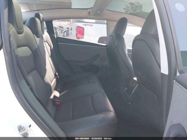 Tesla Model 3 Image 14