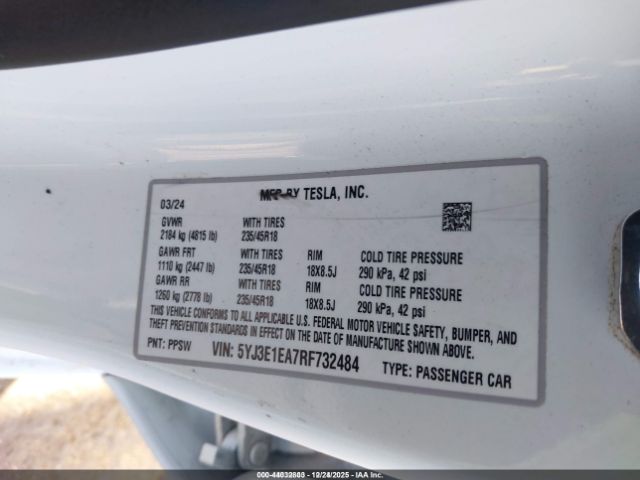 Tesla Model 3 Image 16