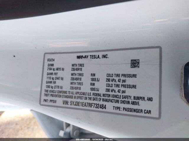 Tesla Model 3 Image 16