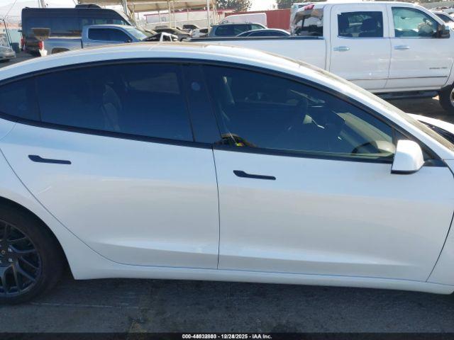 Tesla Model 3 Image 10