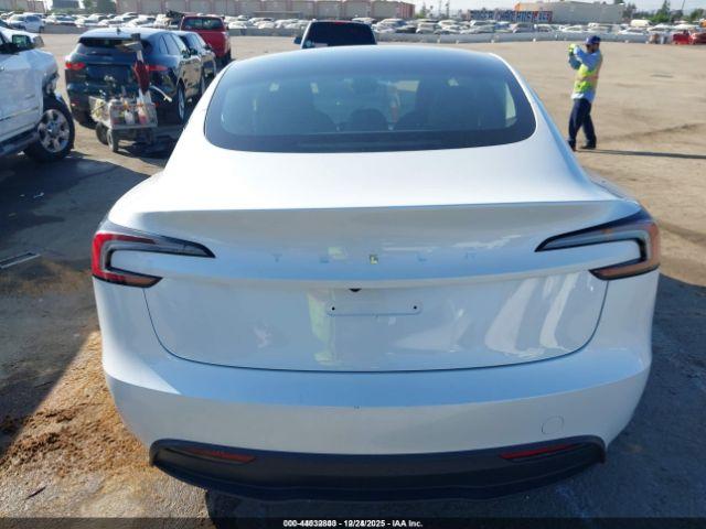 Tesla Model 3 Image 3