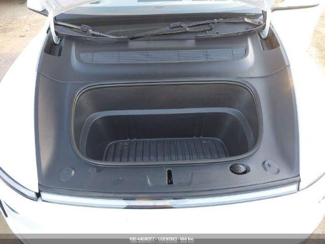 Tesla Model Y Image 9