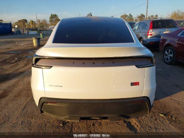 Tesla Model Y Image 14