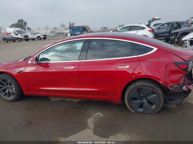 Tesla Model 3 Image 12