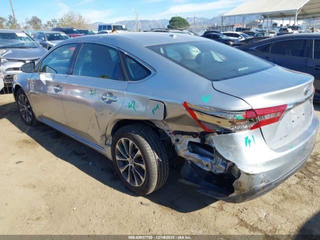 Toyota Avalon Hybrid Xle Premium Image 14