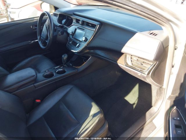 Toyota Avalon Hybrid Xle Premium Image 4