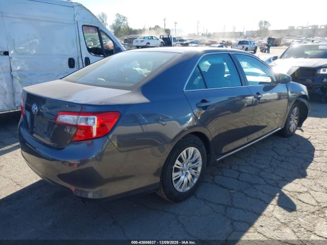 Toyota Camry Le Image 13