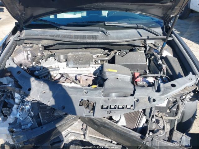 Toyota Camry Le Image 5