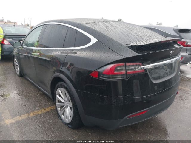 Tesla Model X Image 17