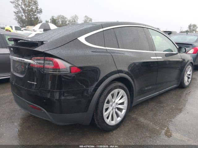 Tesla Model X Image 18