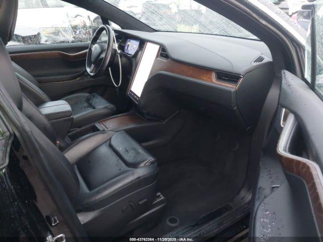 Tesla Model X Image 9