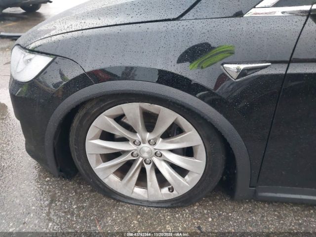 Tesla Model X Image 5