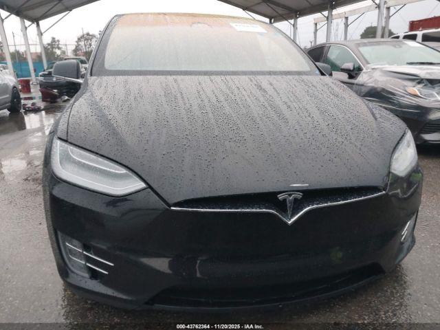 Tesla Model X Image 12