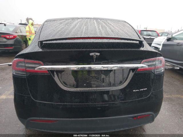 Tesla Model X Image 3