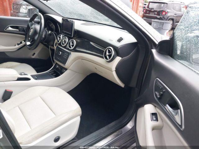 Mercedes-Benz Cla-class Image 15