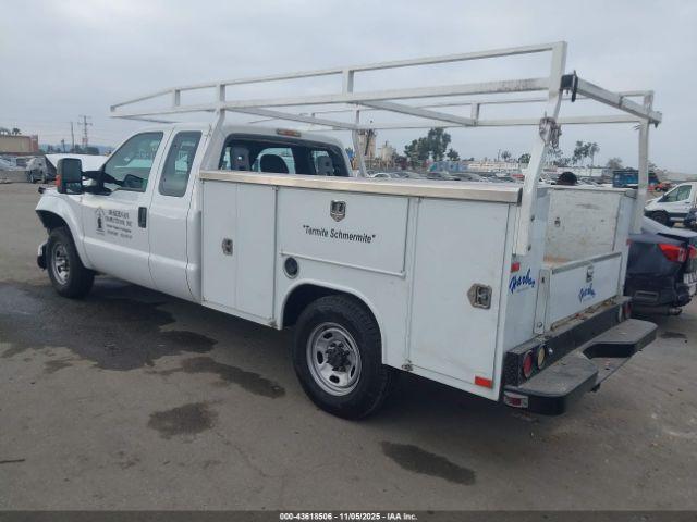 Ford F-250 Xl Image 4
