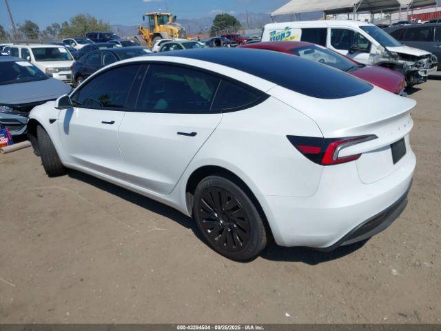 Tesla Model 3 Long Range Rear-wheel Drive Image 15