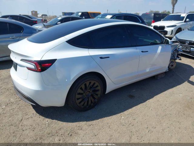 Tesla Model 3 Long Range Rear-wheel Drive Image 14