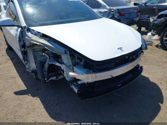 Tesla Model 3 Long Range Rear-wheel Drive Image 13