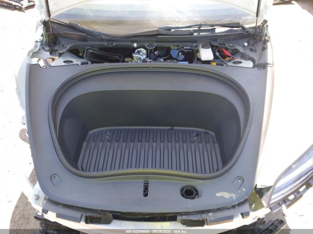 Tesla Model 3 Long Range Rear-wheel Drive Image 2