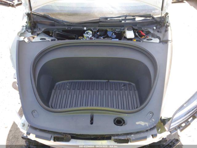 Tesla Model 3 Long Range Rear-wheel Drive Image 2