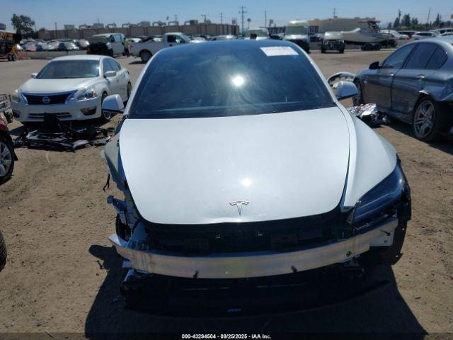 Tesla Model 3 Long Range Rear-wheel Drive Image 5