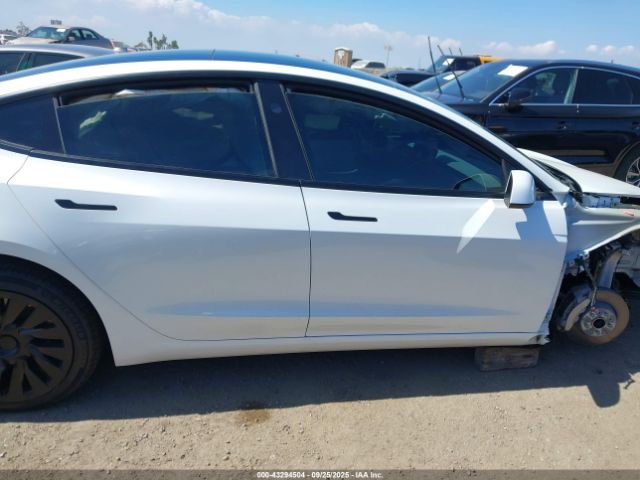 Tesla Model 3 Long Range Rear-wheel Drive Image 4