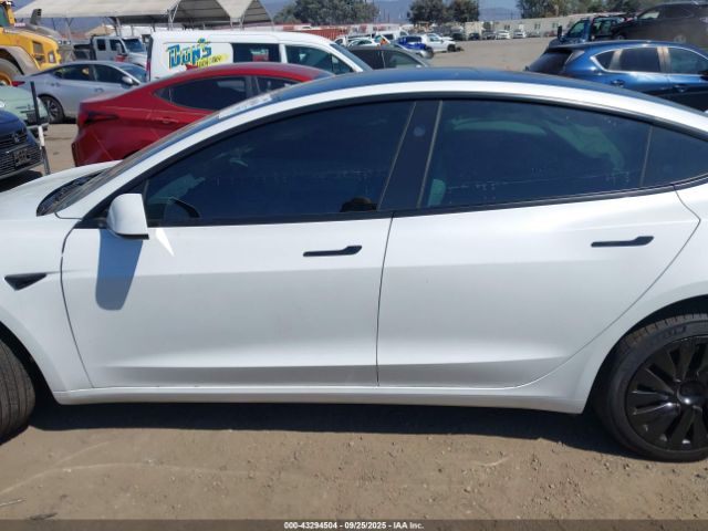 Tesla Model 3 Long Range Rear-wheel Drive Image 10
