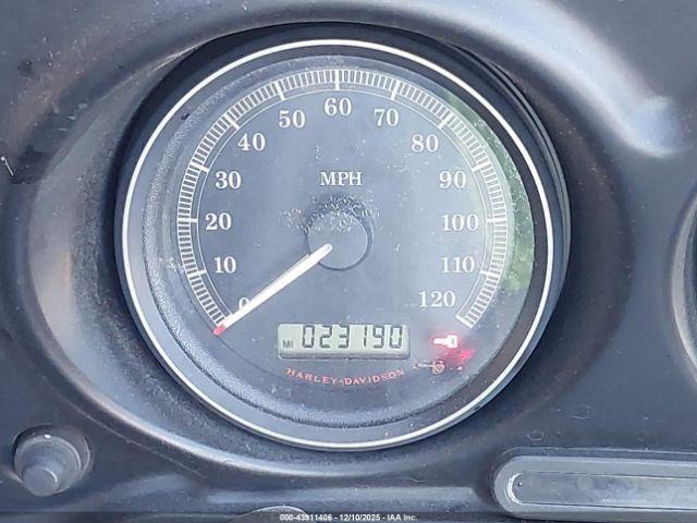 Harley-Davidson Flhtcui Image 14
